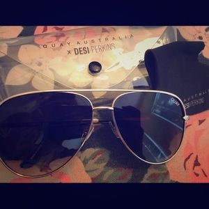 Quay Australia Sahara brown and gold gradient